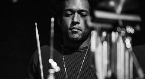 Le batteur Makaya McCraven est de retour sur disque et sur scène - Critique sortie Jazz / Musiques Paris Le New Morning