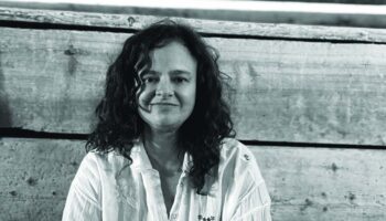 « Désobéissance », le premier disque consacré à Aurèle Stroë donne lieu à un concert avec Noëmi Schindler comme interprète et Léo Margue qui dirige l’ensemble 2e2m - Critique sortie Classique / Opéra Paris Salle Cortot