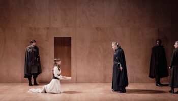 Cédric Gourmelon exhume « Edouard III » et en cisèle la mise en scène avec un talent hypnotique - Critique sortie Théâtre Chartres Théâtre de Chartres