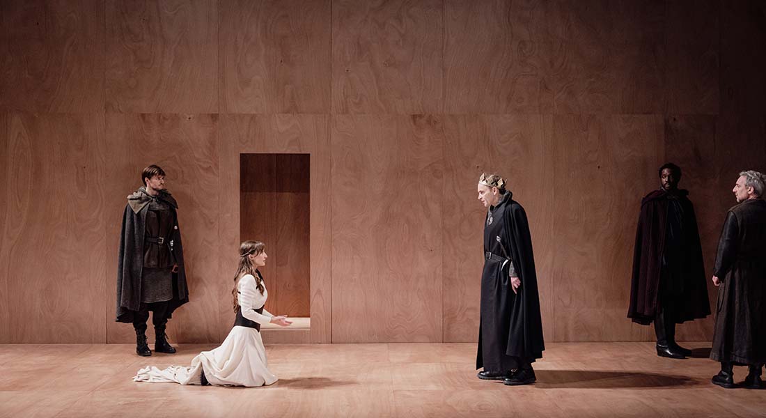 Cédric Gourmelon exhume « Edouard III » et en cisèle la mise en scène avec un talent hypnotique - Critique sortie Théâtre Béthune Comédie de Béthune