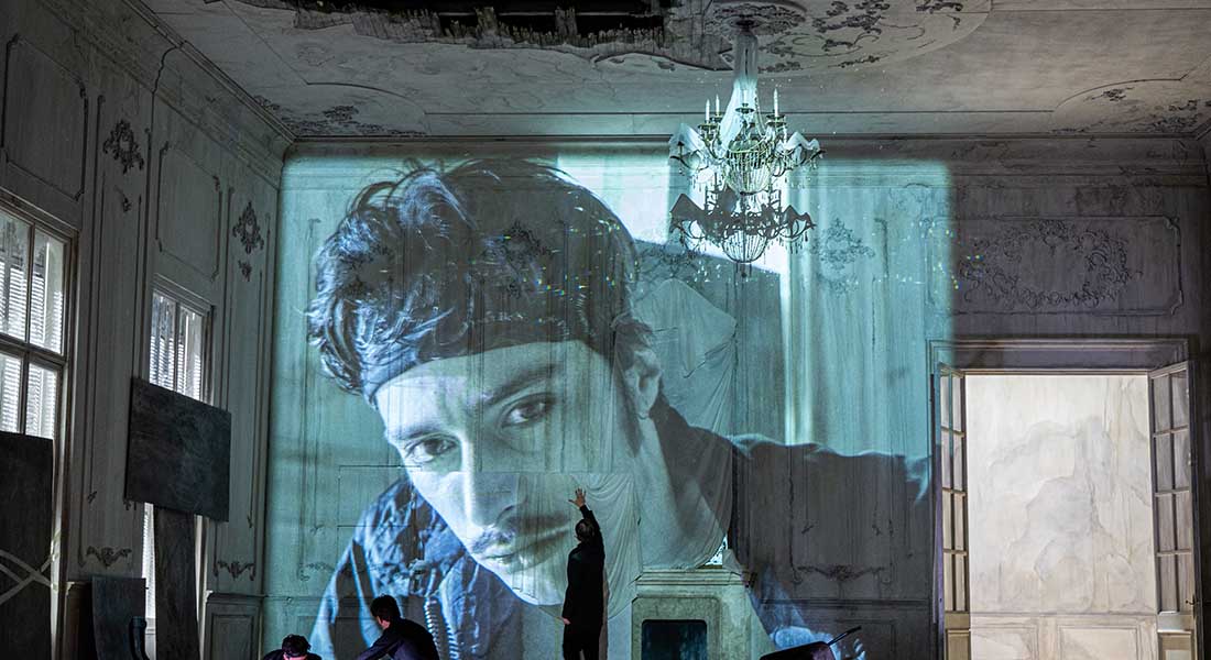 Kirill Serebrennikov réinvente Shakespeare dans Hamlet / Fantômes : une grande réussite ! - Critique sortie Théâtre Paris Théâtre du Châtelet