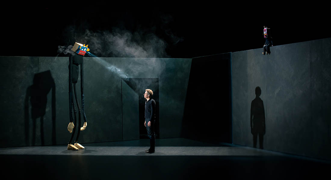 Vers les métamorphoses d’Étienne Saglio : splendeurs et troubles poétiques au Théâtre du Rond-Point - Critique sortie Théâtre Paris Théâtre du Rond-Point
