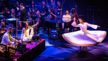 The Orchestral Qawwali Project crée une extase qui conjugue corps et âme - Critique sortie Jazz / Musiques Paris Salle Pleyel
