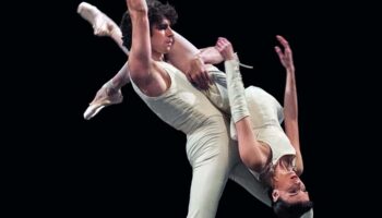 Soirée « Contrastes » au Palais Garnier entre danse post-moderne américaine, néoclassique et jeune garde contemporaine - Critique sortie Danse Paris Palais Garnier