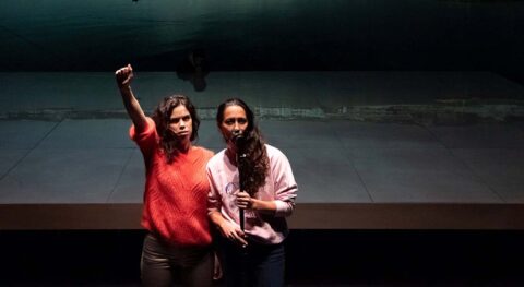 En adaptant « Gratte-Ciel » de Sonia Chiambretto, Hubert Colas raconte l’histoire contemporaine de l’Algérie dans «Superstructure» - Critique sortie Théâtre Nanterre Théâtre Nanterre Amandiers