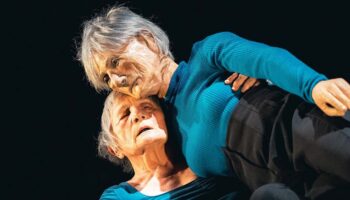 La Biennale des Arts du Mime et du Geste rend hommage au Théâtre du Mouvement qui fête un  demi-siècle d’histoire jubilatoire - Critique sortie  Bagneux