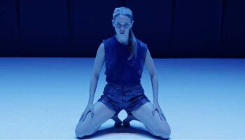 Léa Vinette, entre laboratoires et création - Critique sortie 