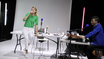 Emmanuel Noblet dirige Marie-Sophie Ferdane et Olivier Marguerit dans « Barbara (par Barbara) », un petit bijou ! - Critique sortie Théâtre Paris Théâtre du Rond Point