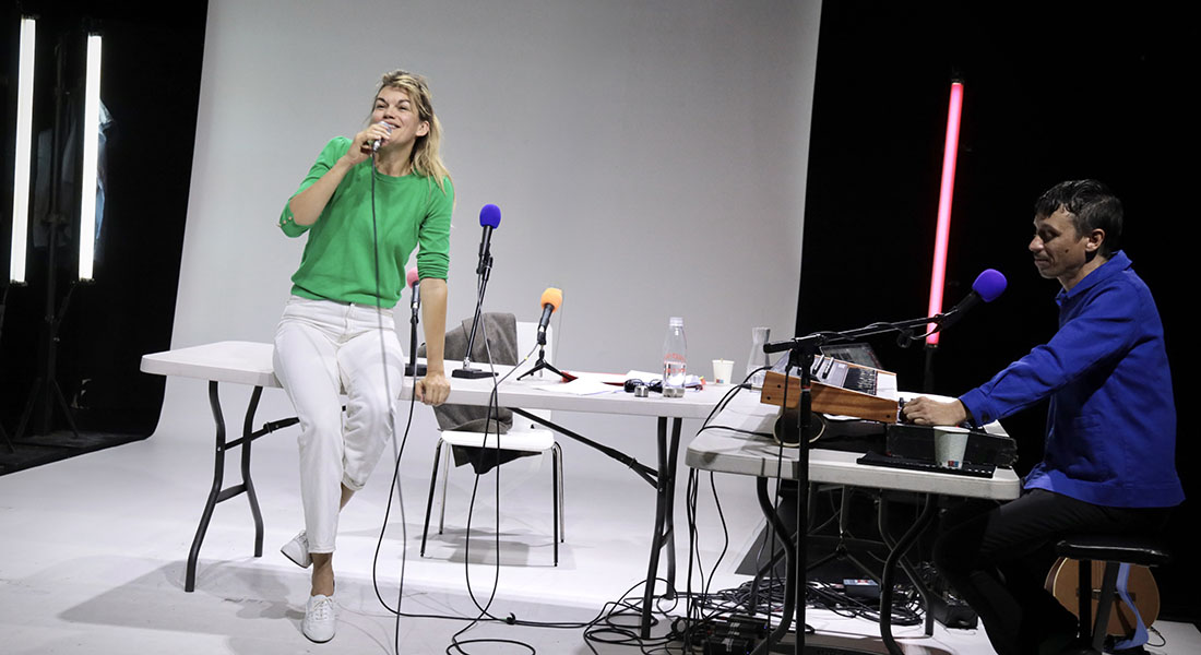 Emmanuel Noblet dirige Marie-Sophie Ferdane et Olivier Marguerit dans « Barbara (par Barbara) », un petit bijou ! - Critique sortie Théâtre Paris Théâtre du Rond Point