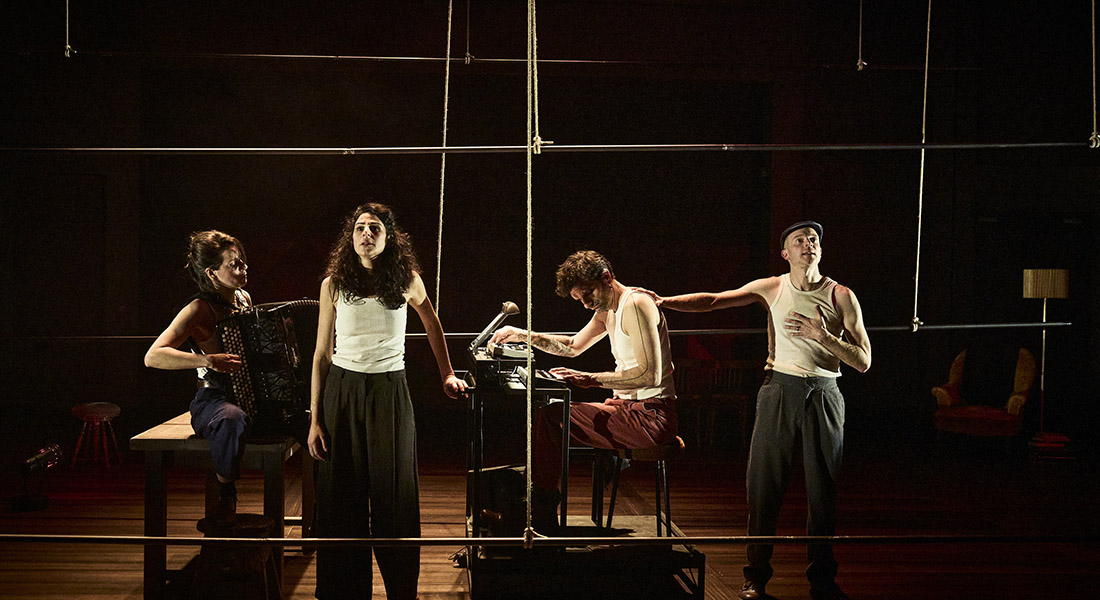 « Martin Eden » : Mélodie-Amy Wallet fait théâtre du roman de Jack London - Critique sortie Théâtre Villeurbanne TNP Villeurbanne