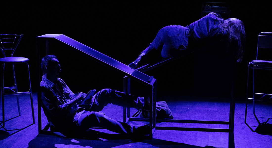 Giorgia Sinicorni met en scène « Nos histoires » de Frédérique Auger, une plongée émouvante dans le mécanisme insidieux de l’emprise - Critique sortie Théâtre Paris Studio Hébertot