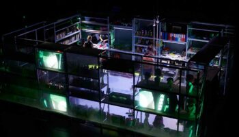 Séverine Chavrier crée un étourdissant « Occupations » pour explorer l’amour, le désir et la sexualité contemporaine - Critique sortie Théâtre Gennevilliers T2G - Théâtre de Gennevilliers