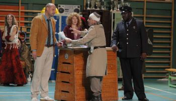 Julie Deliquet adapte le documentaire de Frederick Wiseman avec « Welfare » : un théâtre citoyen - Critique sortie Théâtre saint denis Théâtre Gérard Philipe