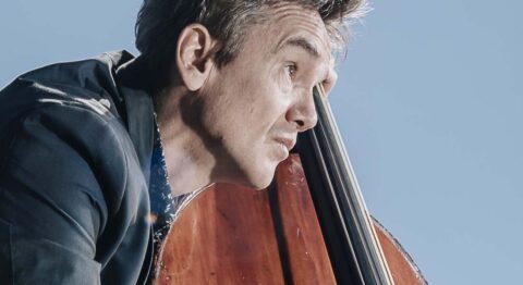 Le contrebassiste Stéphane Kerecki rend hommage à Charlie Haden avec « Liberation Songs » - Critique sortie Jazz / Musiques 75015 Paris. Bal Blomet