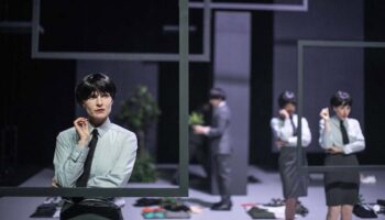 La comédie satirique « Monde nouveau » d&rsquo;Olivier Saccomano mise en scène par Nathalie Garraud - Critique sortie Théâtre Genevilliers T2G - Théâtre de Gennevilliers