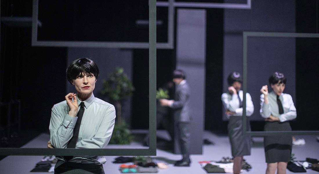 La comédie satirique « Monde nouveau » d&rsquo;Olivier Saccomano mise en scène par Nathalie Garraud - Critique sortie Théâtre Genevilliers T2G - Théâtre de Gennevilliers