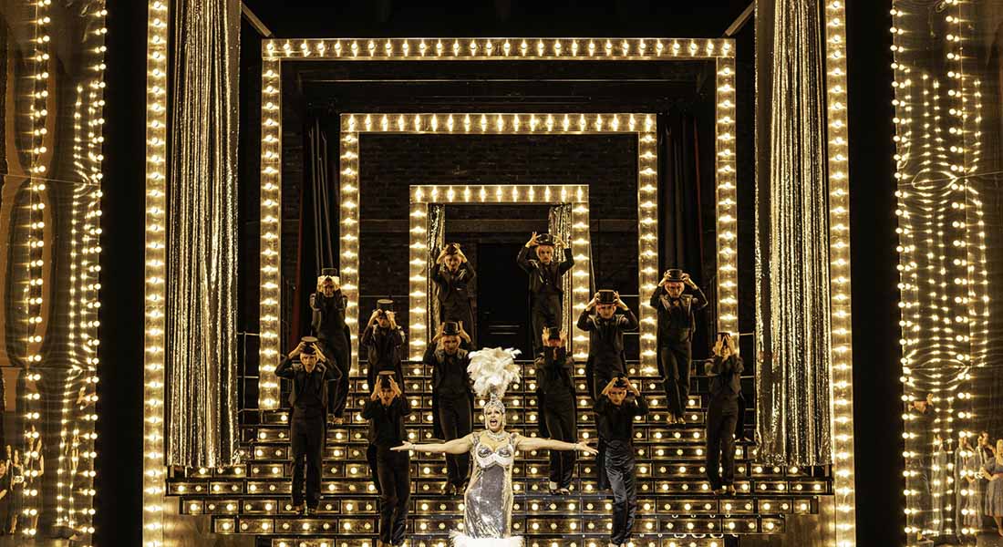 Cabaret festif, hymne à la tolérance et paillettes : « La Cage aux folles » renouvelé par Olivier Py - Critique sortie Classique / Opéra Paris Le Théâtre du Châtelet