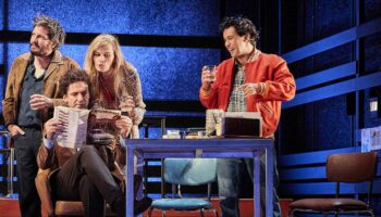 « Contre » fait son retour sur scène - Critique sortie Théâtre 75017 Paris Théâtre du Petit Saint-Martin