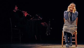 Saverio La Ruina reprend « Dissonorata », un théâtre vibrant autour du destin d’une femme calabraise - Critique sortie  Paris institut culturel italien