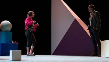 Robin Renucci confronte « La Leçon » d’Eugène Ionesco aux violences faites aux femmes - Critique sortie Théâtre Marseille La Criée - Théâtre National de Marseille