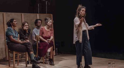 Nicolas Liautard et Magalie Nadaud mettent en scène « Le Banquet » de Platon en surjouant le plaisir de penser - Critique sortie Théâtre Paris Théâtre de la Tempête