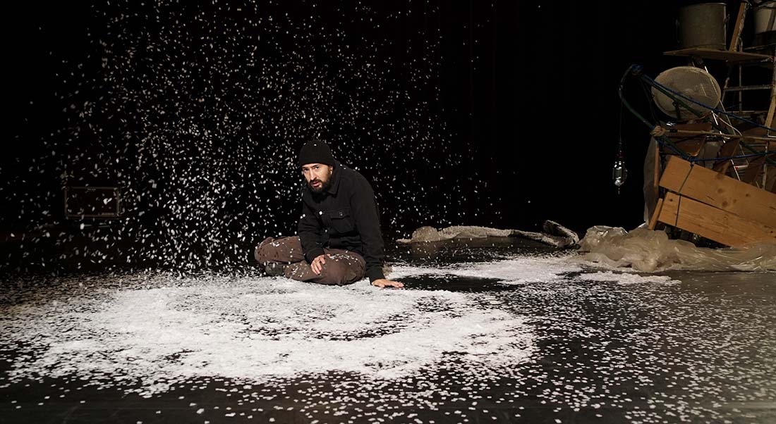 Elya Birman et Clémentine Niewdanski livrent une adaptation poignante des « Travailleurs de la mer » de Victor Hugo - Critique sortie Théâtre Paris Theatre de Poche