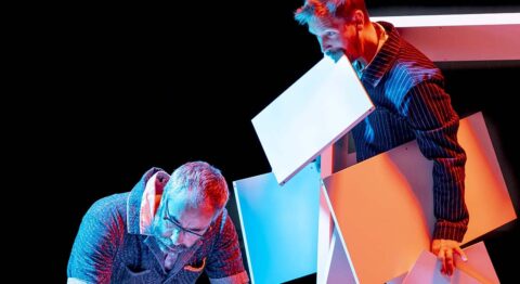 Mathieu Despoisse, Étienne Manceau et Bram Dobbelaere subliment le quotidien dans « Pling Klang » - Critique sortie Cirque Paris Théâtre du Rond-Point