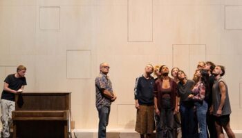 Avec « Willy Protagoras enfermé dans les toilettes », Wajdi Mouawad revient à ses débuts - Critique sortie Théâtre Paris La Colline – Théâtre National