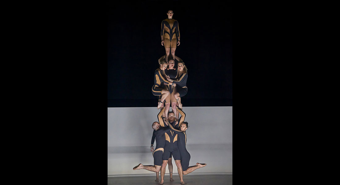 « Wolf » : La compagnie Circa propose une performance féroce sans crier au loup - Critique sortie Cirque Paris _THEATRE SILVIA MONFORT