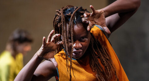 « Black Lights » par Mathilde Monnier, une pièce coup de poing - Critique sortie  Annecy