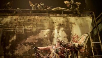 Emmanuel Meirieu et Jean-Erns Marie-Louise créent « Monarques » qui croise des récits de migration humaine et animale - Critique sortie Théâtre Ivry-sur-Seine France - divers lieux