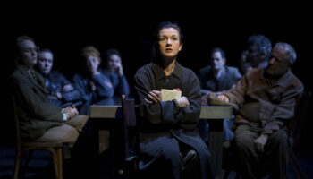 Brigitte Jaques-Wajeman porte à la scène l’immense roman « Vie et Destin » de Vassili Grossman, une pièce à l’écoute de la puissance des mots, de la puissance de la pensée - Critique sortie Théâtre Paris Théâtre des Abbesses