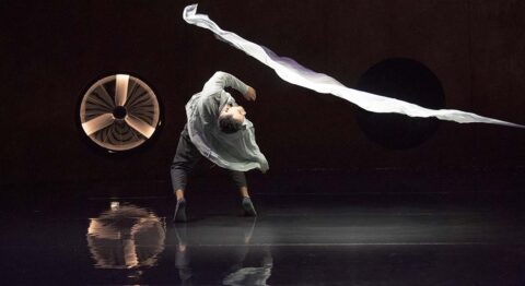 Nouvelle série de « Zéphyr » de Mourad Merzouki au 13e Art - Critique sortie Danse Paris Le 13ème Art