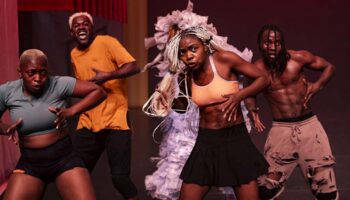 Première française de la création « Mbok’Elengi » de Jolie Ngemi - Critique sortie  Cergy-Pontoise Points communs - Nouvelle Scène nationale de Cergy-Pontoise et du Val d’Oise