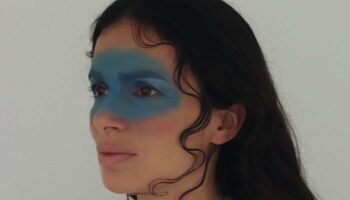 Yaël Naim, chanteuse intemporelle et solaire - Critique sortie Jazz / Musiques Poissy Théâtre de Poissy