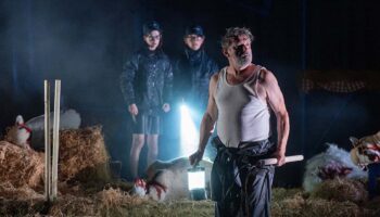 Pierre Guillois explore avec « Foutue bergerie » le monde paysan entre farce et drame rural - Critique sortie Théâtre paris 75008 Théâtre du Rond-Point