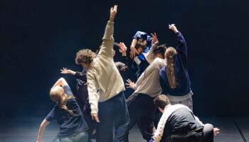 Avec IN THE BRAIN, Hofesh Shechter propulse Shechter II - Critique sortie  Paris Théâtre de la Ville - Théâtre des Abbesses