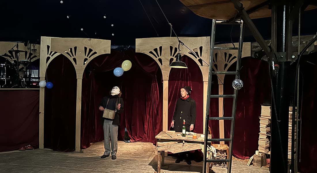 Aussi magique qu&rsquo;intimiste, le Cirque Sans Noms créé « Pain d&rsquo;chien » - Critique sortie Cirque Antony L’Azimut - Espace Cirque