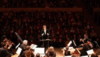 Thomas Enhco interprète le Concerto pour piano n°21 de Mozart avec Insula Orchestra sous la direction de Laurence Equilbey - Critique sortie Classique / Opéra Boulogne-Billancourt La Seine Musicale