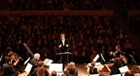 Thomas Enhco interprète le Concerto pour piano n°21 de Mozart avec Insula Orchestra sous la direction de Laurence Equilbey - Critique sortie Classique / Opéra Boulogne-Billancourt La Seine Musicale