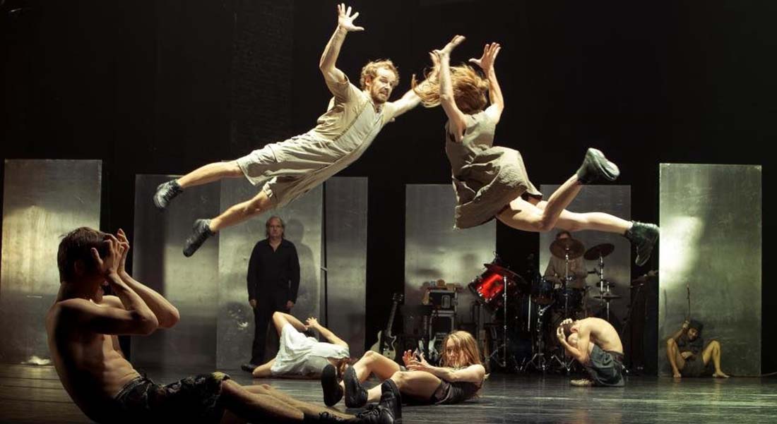 Recréation de “What the Body Does Not Remember” du chorégraphe Wim Vandekeybus - Critique sortie  Paris Philharmonie de Paris- Grande salle Pierre Boulez