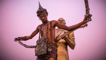 Etuk Ubong, Konono nº 1 & Montparnasse Musique, bienvenue en Afrique en version post-moderne - Critique sortie Jazz / Musiques Aubervilliers L'Embarcadère