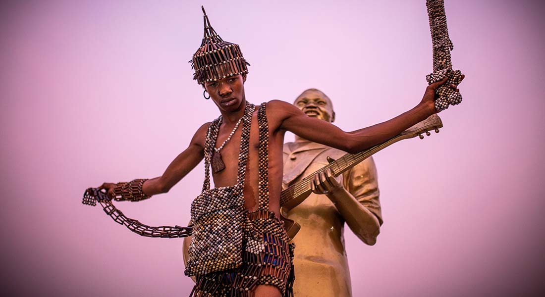 Etuk Ubong, Konono nº 1 & Montparnasse Musique, bienvenue en Afrique en version post-moderne - Critique sortie Jazz / Musiques Aubervilliers L'Embarcadère