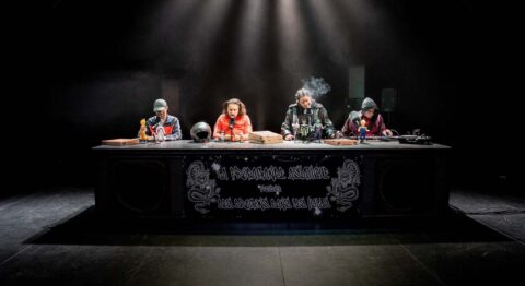 Avec Des Dragons dans les halls, Julien Villa signe un théâtre d’aujourd’hui : libre et foisonnant - Critique sortie Théâtre saint denis Théâtre Gérard-Philipe