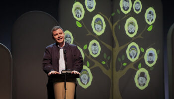 Dans « L’Infiltré », Océan déboulonne l’ordre blanc bourgeois patriarcal - Critique sortie Théâtre Paris Les Plateaux Sauvages