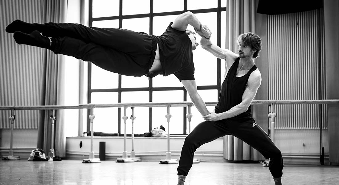 Soirée « Miniatures » avec Les Ballets de Monte-Carlo qui associe des chorégraphes à des œuvres musicales contemporaines - Critique sortie Danse Monaco Opéra de Monte-Carlo