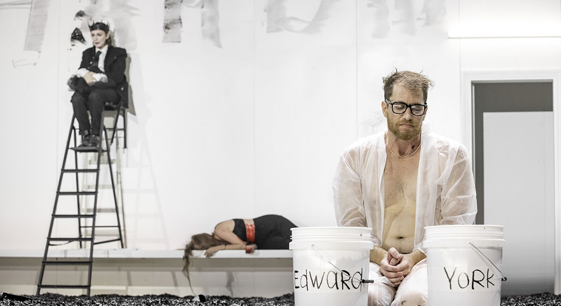 Itay Tiran et sa troupe du théâtre Gesher montent « Richard III », démonstration implacable et magistrale sur les dérèglements cruels auxquels peut mener la quête de la puissance - Critique sortie Théâtre Sceaux Les Gémeaux