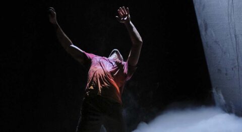 « Smoke », un travail de Philippe Saire à la lisière des arts plastiques et de la danse - Critique sortie Danse Paris Centre culturel suisse