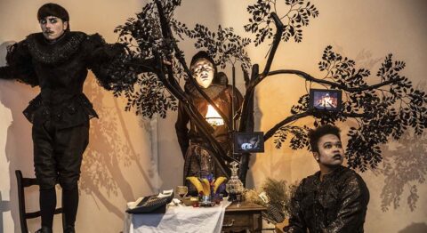 Jeanne Desoubeaux met en scène « Avec les pieds », un huis clos familial fantaisiste écrit par Nicole Genovese - Critique sortie Classique / Opéra Montigny-le-Bretonneux Théâtre de Saint-Quentin-en-Yvelines - Scène nationale