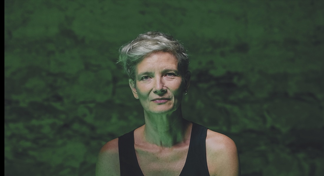 Vanessa Larré mène une enquête dans « Sublime(s) » et retrace les parcours de vie bouleversants de deux femmes - Critique sortie Théâtre Lyon Les Célestins – Théâtre de Lyon